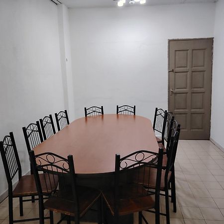 Prairie Villa Homestay Lumut Ngoại thất bức ảnh
